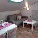 Haus Monika 아파트